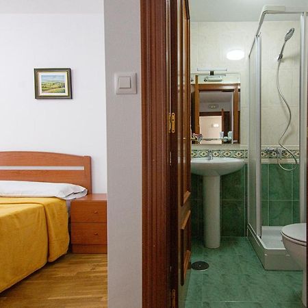 Yani'S Hospedaje Pension 1 Estrella Arriondas Εξωτερικό φωτογραφία