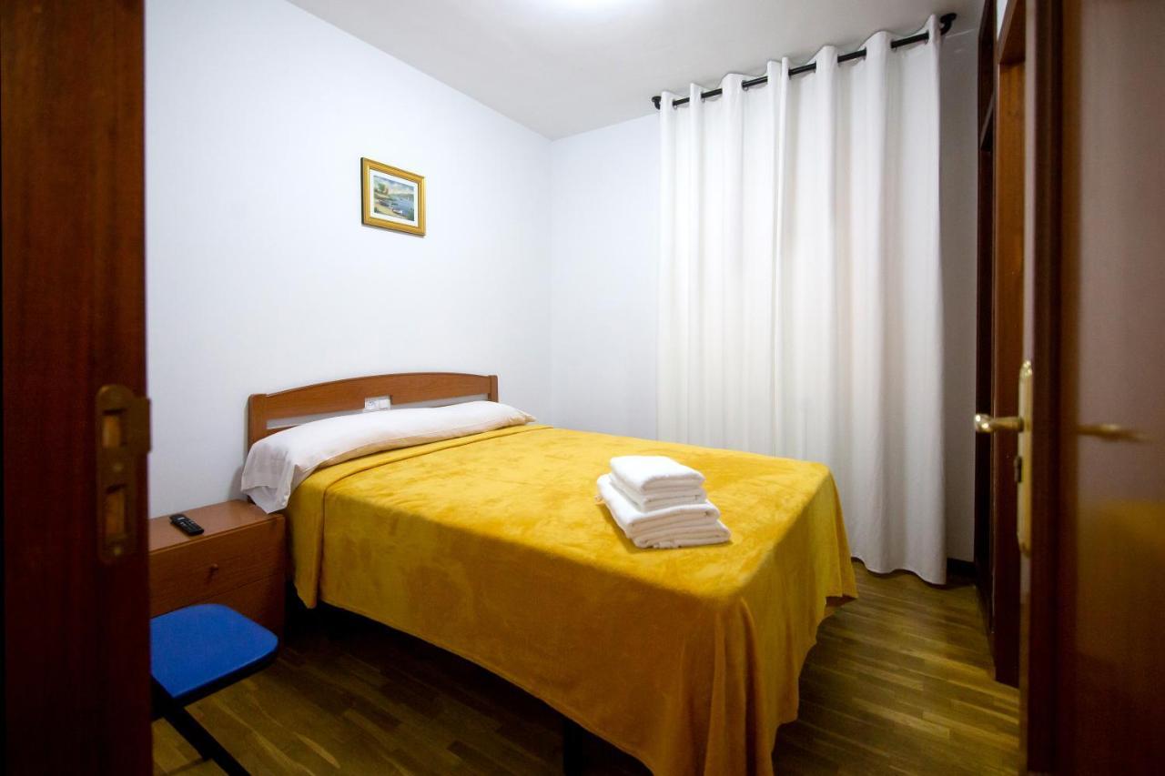Yani'S Hospedaje Pension 1 Estrella Arriondas Εξωτερικό φωτογραφία