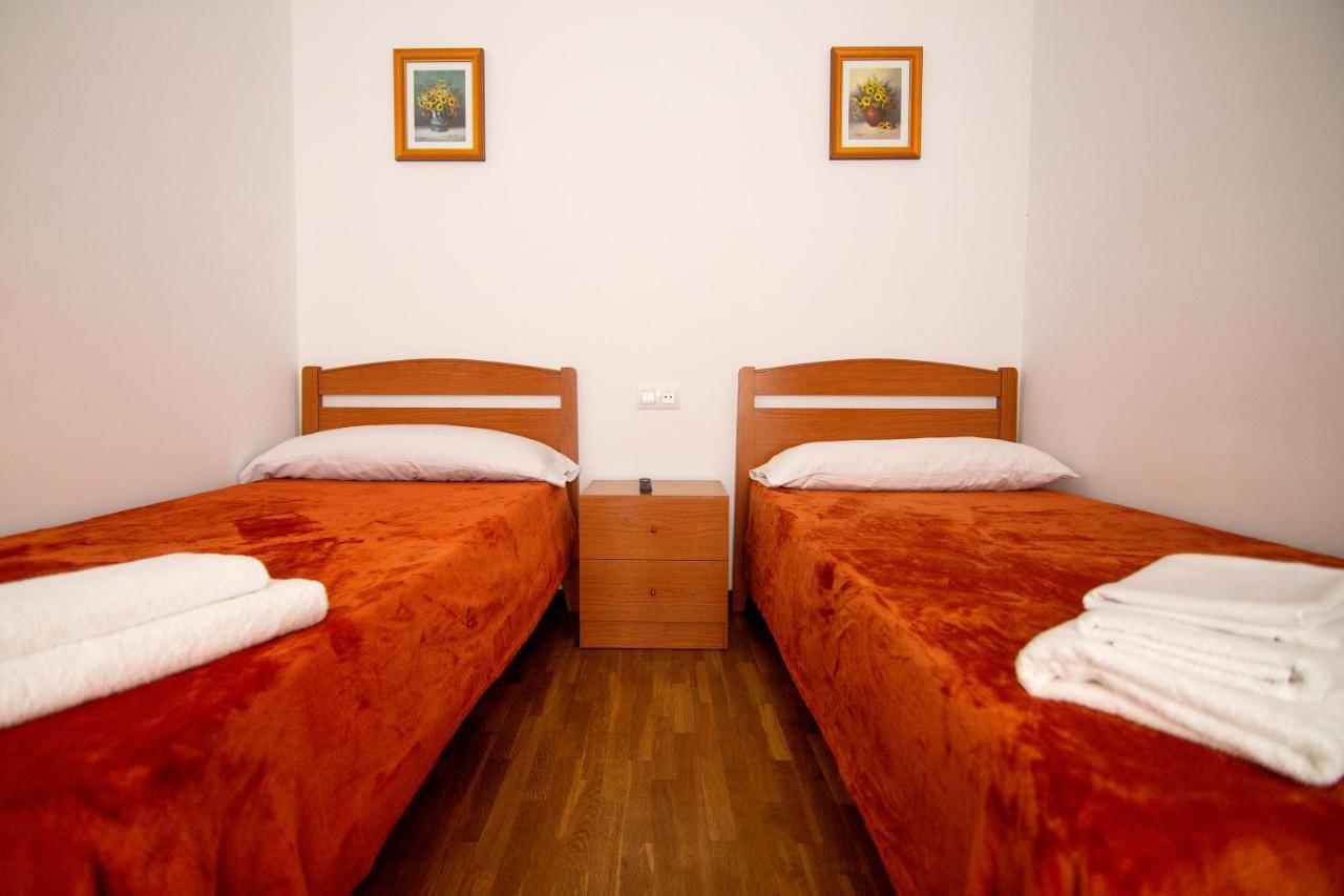 Yani'S Hospedaje Pension 1 Estrella Arriondas Εξωτερικό φωτογραφία